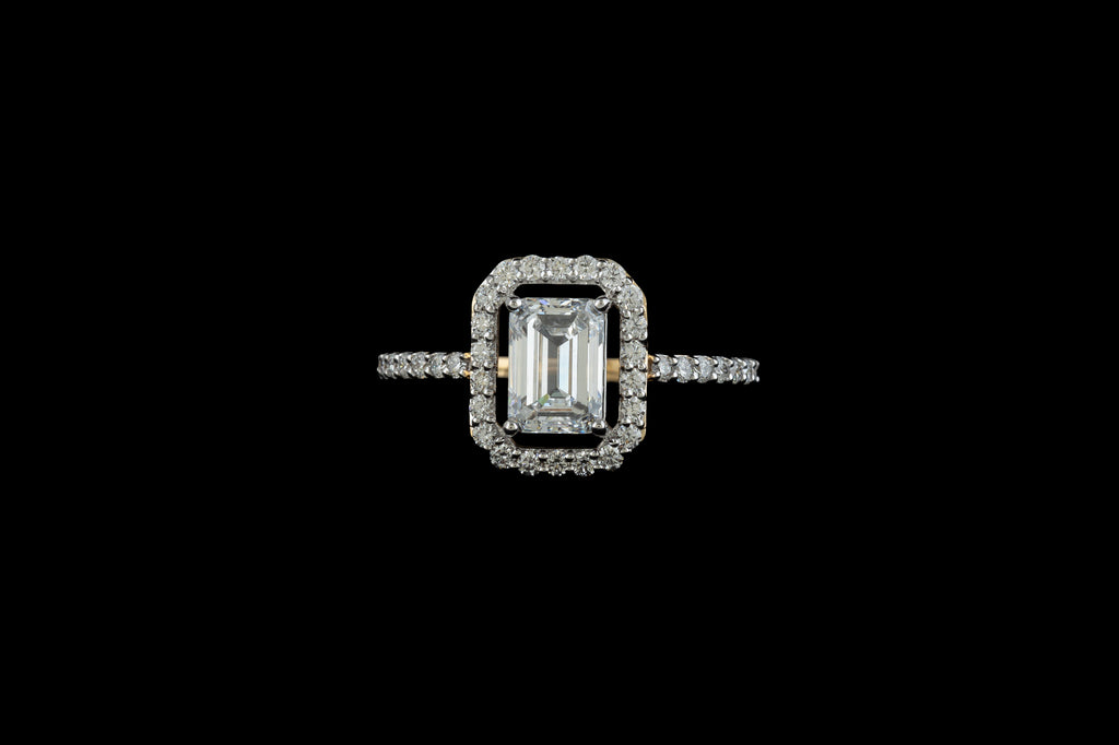 Emerald Majesty Ring