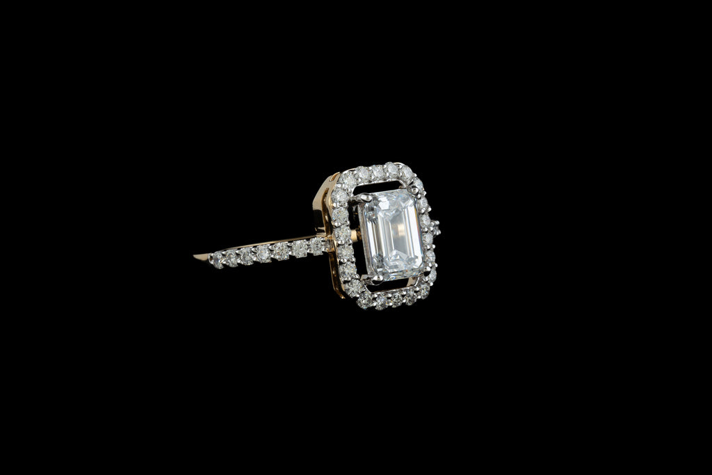 Emerald Majesty Ring