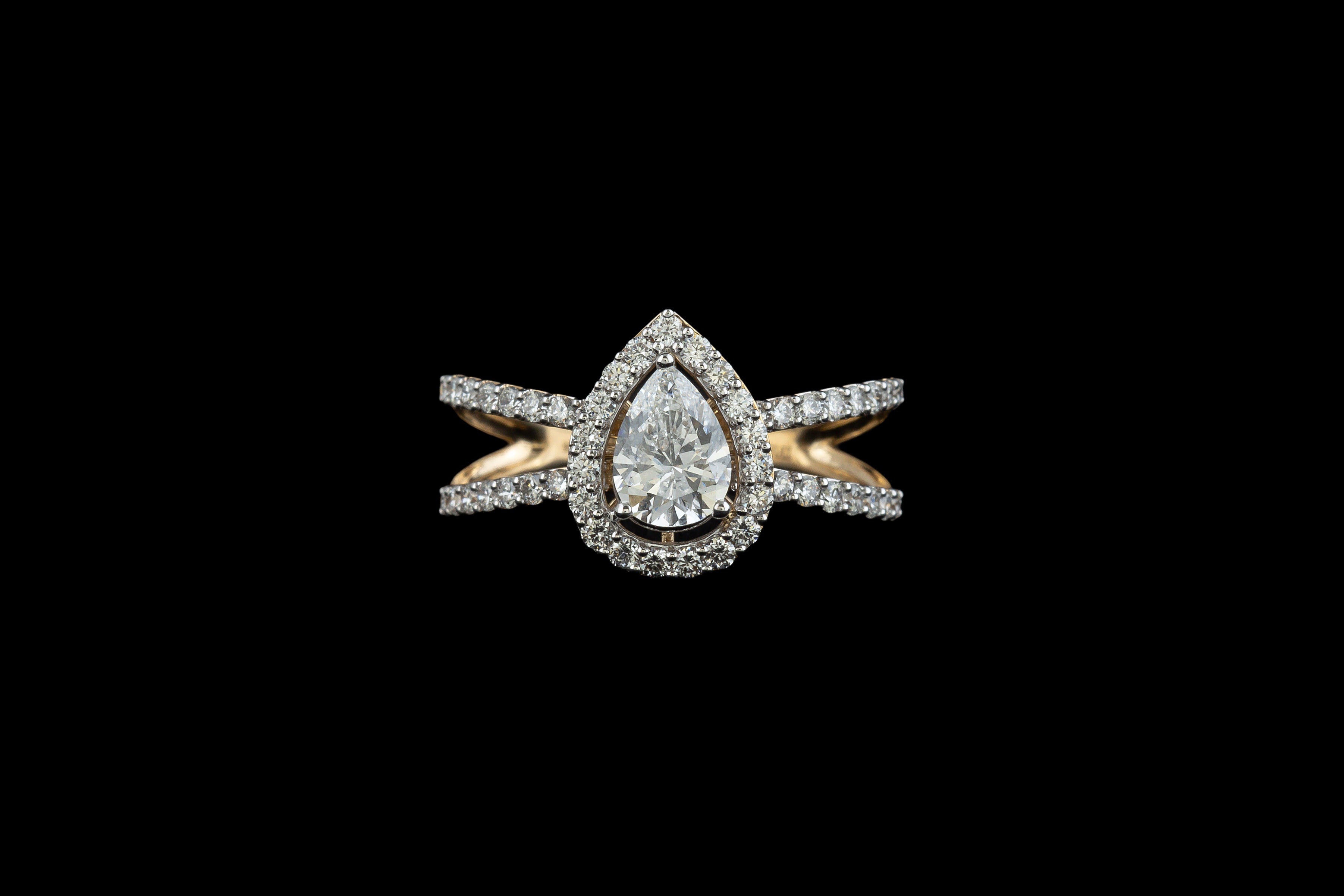Pear Halo Split Ring
