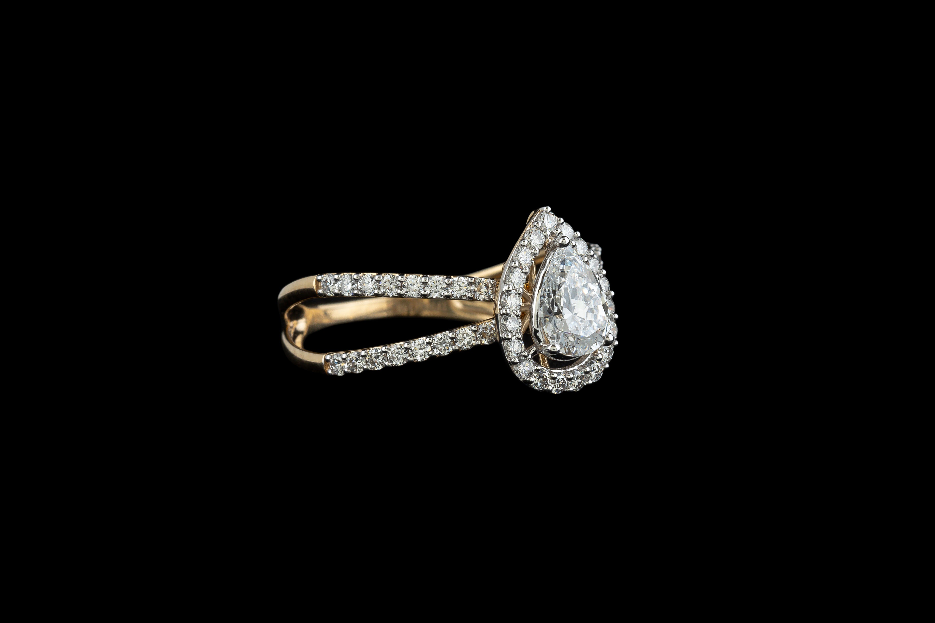 Pear Halo Split Ring